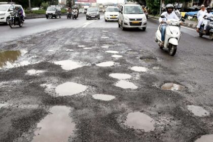 शहरातील खराब रस्त्यांच्या बाबतीतही पोलिसांकडून कारवाईची अपेक्षा