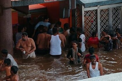 नृसिंहवाडी येथील श्री दत्त मंदिरात तिसऱ्यांदा दक्षिणद्वार सोहळा