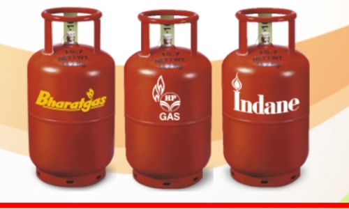 महिन्याची सुरूवात महागाईने! LPG सिलिंडरच्या दरात वाढ; जाणून घ्या नवीन दर